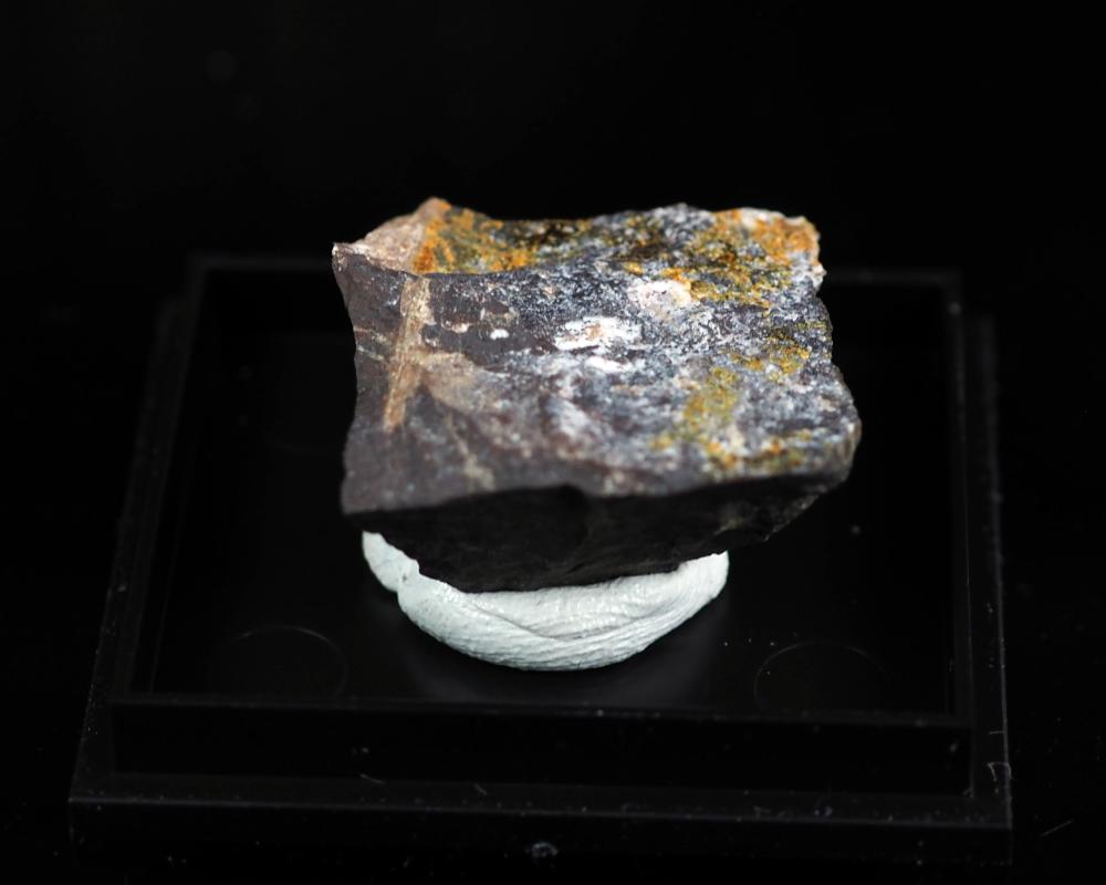 Sarkinite